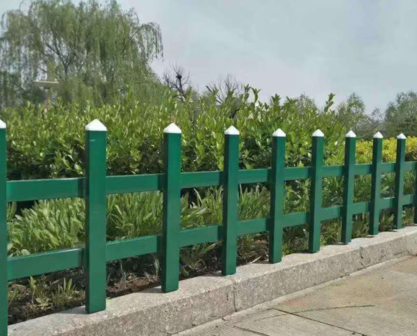 十堰鋅鋼護(hù)欄的怎么生產(chǎn)的呢？